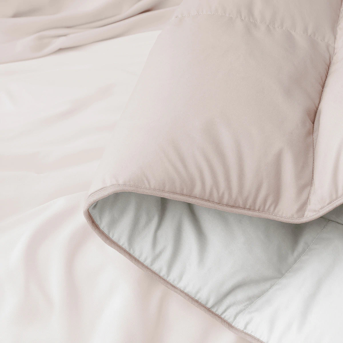 Zelesta Deluxe Duo Percale Baumwoll-Sommerbettdecke – Seide & Creme
